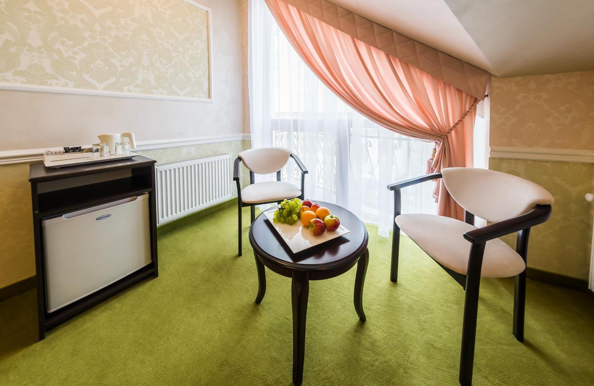 Franz Hotel&Restaurant Ivano-Frankivsk Exteriér fotografie